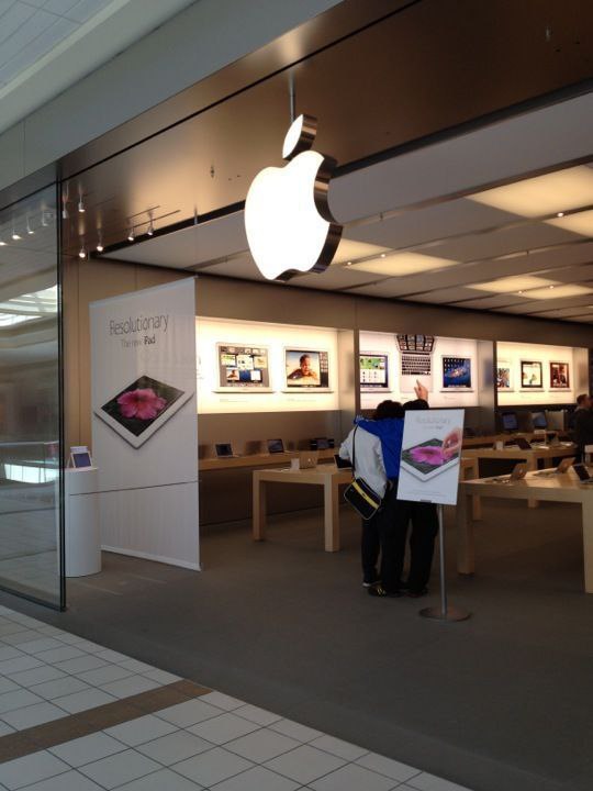 Канада эпл стор. Интересный музей Apple Store. Данная карты Apple Store Канада. Upper Canada Mall Newmarket Ontario Canada.