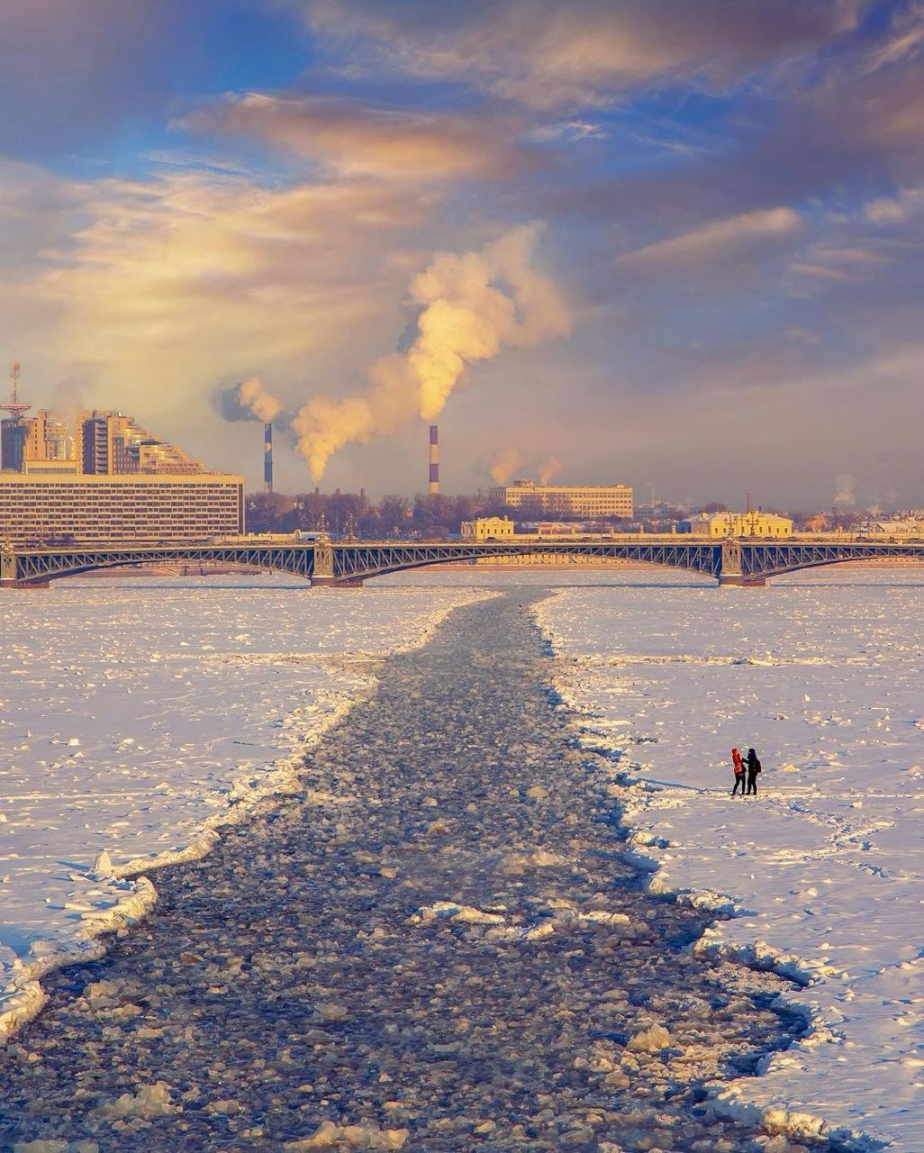 Питер терли. Зимний Питер. Зимнее утро в Питере. Утро Питер зима. Солнечный Питер зимой.