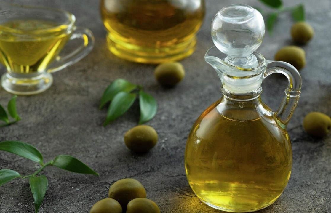 чай. фальсификация оливкового масла. Olive oil масло оливковое лечебное. оливковое масло пить по утрам для горла. масло в ложке.