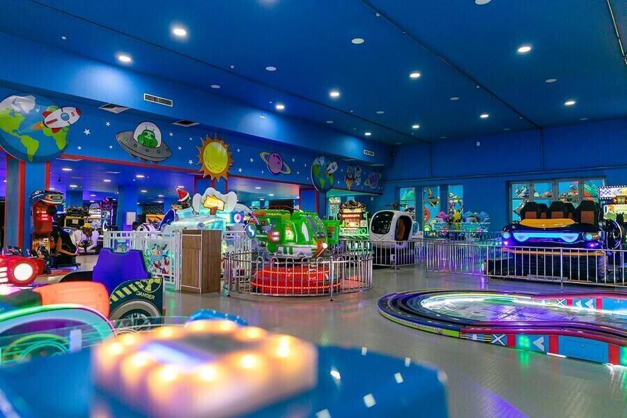 Детская авеню. Kids Avenue детский. Дрим парк Ташкент. Детские шоу. Парк Авеню Ташкент.